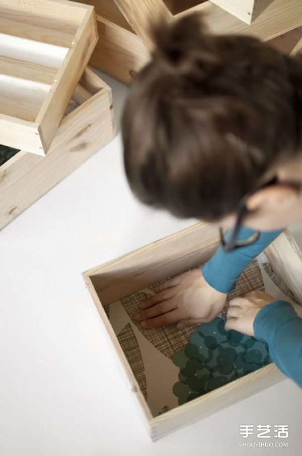 Illustration of how to transform waste drawers into combined wall storage cabinets