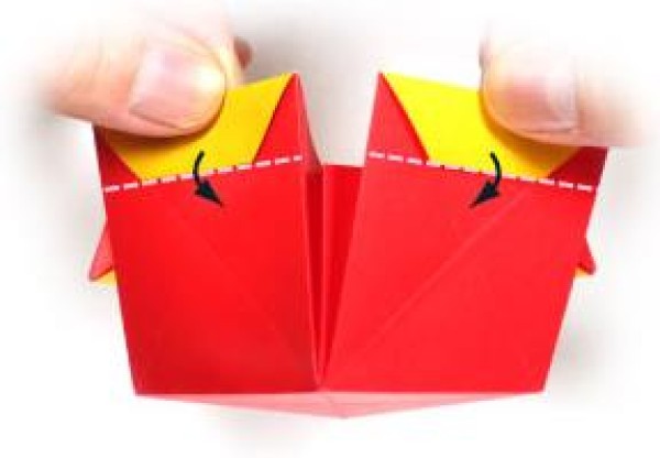 The folding method of the paper box with love has four heart-shaped storage boxes The folding method