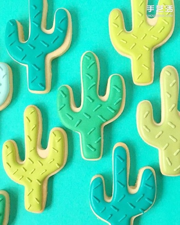 The pictures of cute frosted biscuits are so delicious that you can