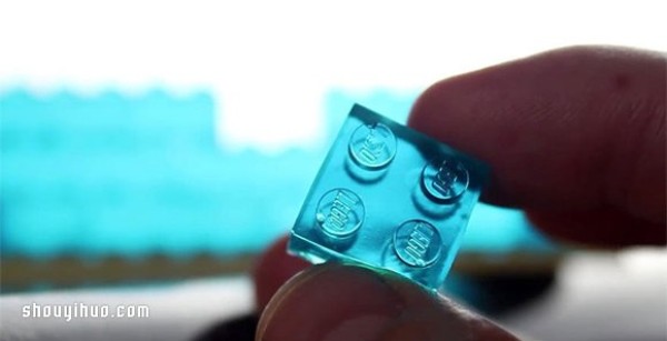 It makes your mouth and hands itchy! Make Lego gummies at home