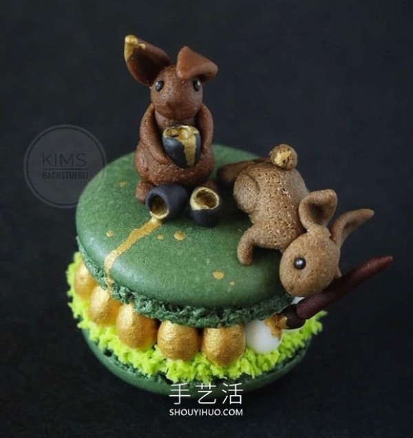 She transforms ordinary macarons into exquisite edible sculptures! 