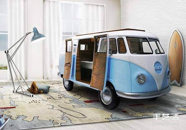 The Dream Camping Bus Bed can also travel without stopping in the room!