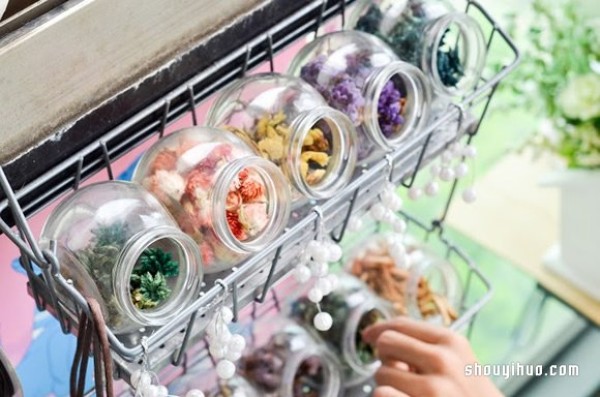 Forest Floral Jewelry Studio: DOOORS Handmade Dried Flowers and Fruits