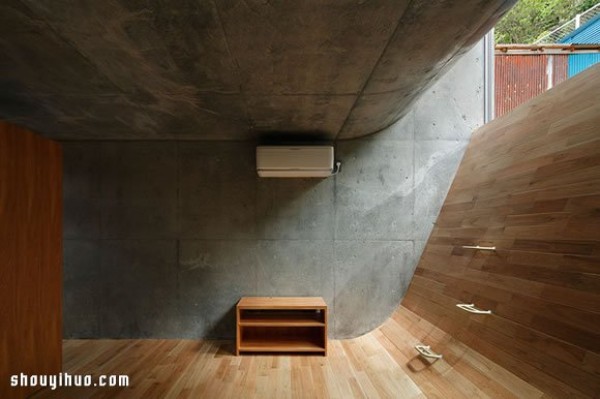 Japanese folding screen Ura House: wonderful floor recessed overlapping design