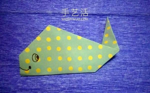 A simple illustrated tutorial for folding an origami whale step by step