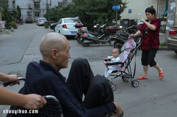 Photography of wonderful moments that discover the joy of life while reading water meters