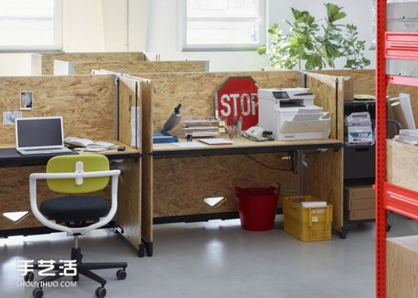 Office workers are coming here: a height-adjustable desk design