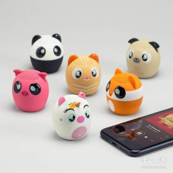 Easily grasp the Q Cute Animal Bluetooth Speaker to accompany you everywhere with two fingers