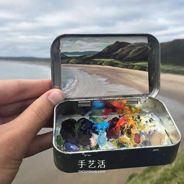 The world of oil paintings in a tin box of mints takes away the most beautiful scenery