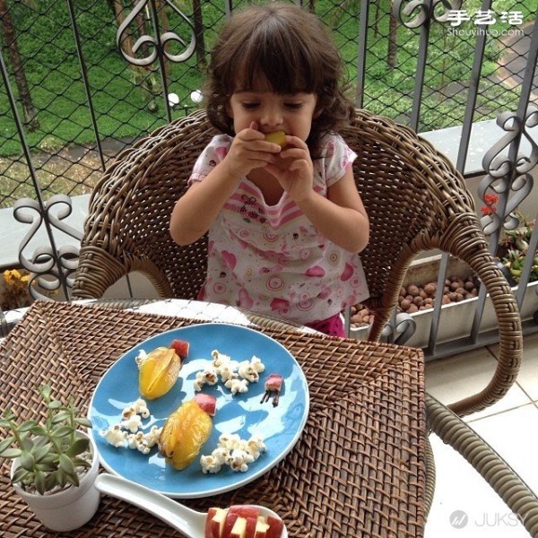 A Brazilian mother DIYs creative platters for her picky daughter