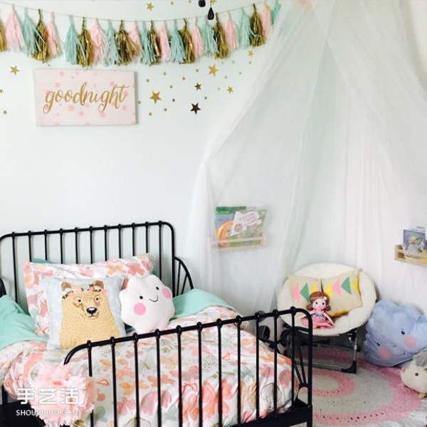 If you have a daughter, you must create an ice cream-colored room for her like this