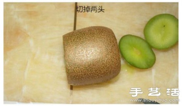 Two easy ways to eat kiwi fruit