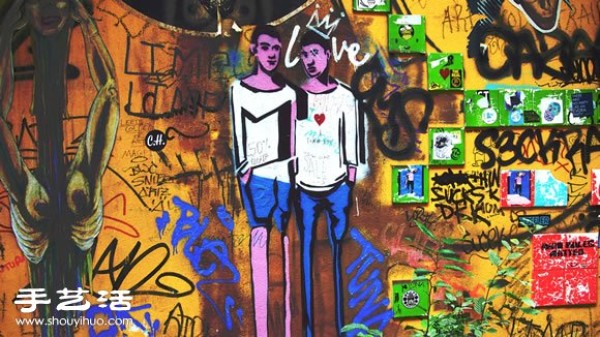 The art graffiti areas in Berlins old alleys that cannot be missed