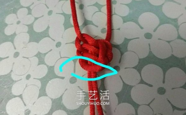 Illustrated tutorial on how to knit a Caijing knot bracelet including finishing touches