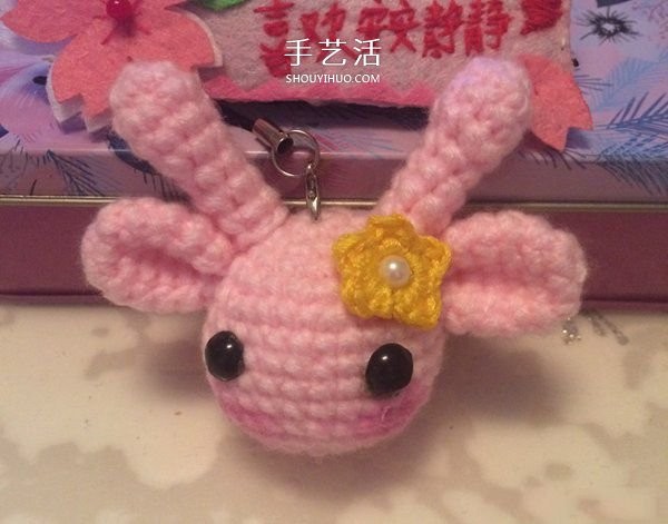 How to crochet a pink deer head with illustrations and steps to crochet a cute deer