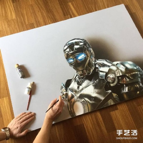 Hyper-realistic three-dimensional paintings are so realistic that people can