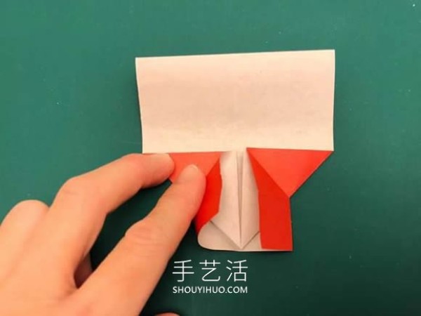 The illustrated tutorial on how to fold a handmade origami lantern is simple and cute