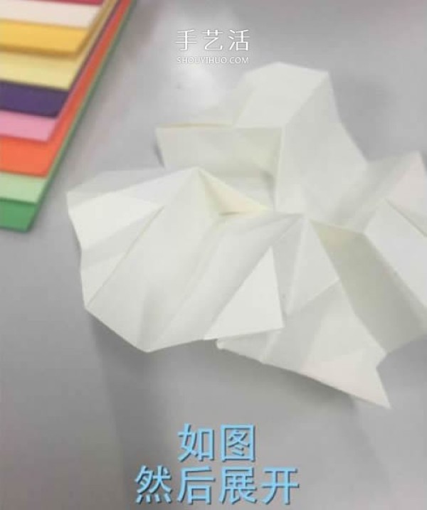 Illustrations of how to fold Huaxins improved version of Kawasaki roses are suitable for beginners