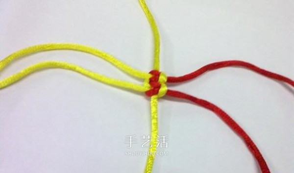 How to knit heart-shaped concentric knots and illustrate the knitting method of Valentines Day hearts