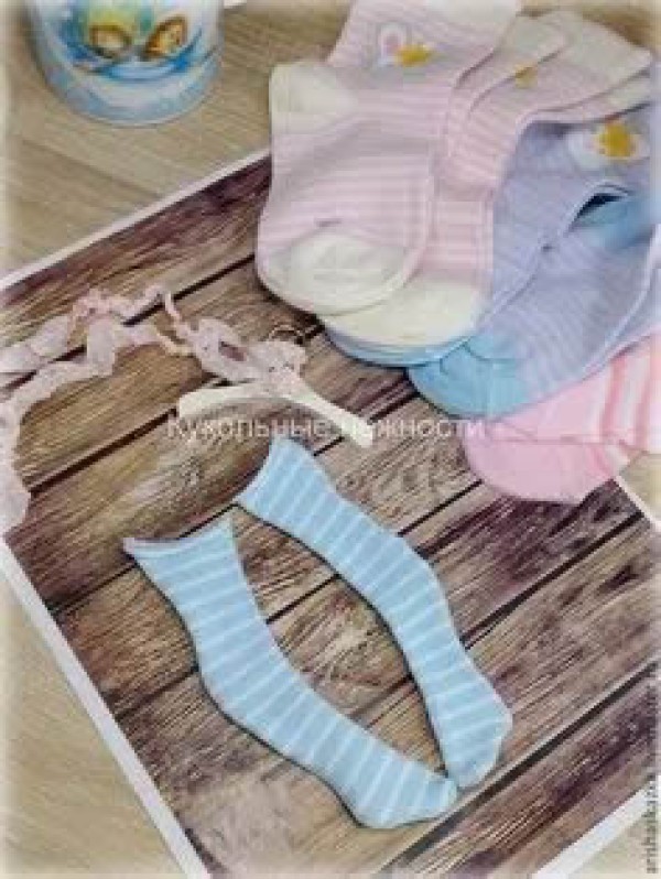 Simple use of socks to make doll clothes has these uses besides wearing them! 