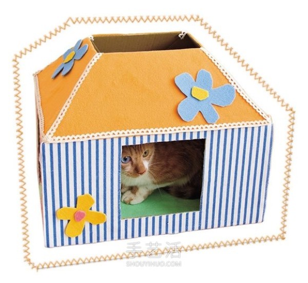 Use cardboard boxes to make a cozy house for cats! 