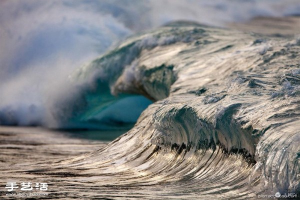 Amazing moment of frozen waves captured by French photographer