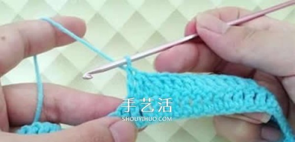 Tutorial on handmade crochet warm socks to protect feet when watching TV in winter