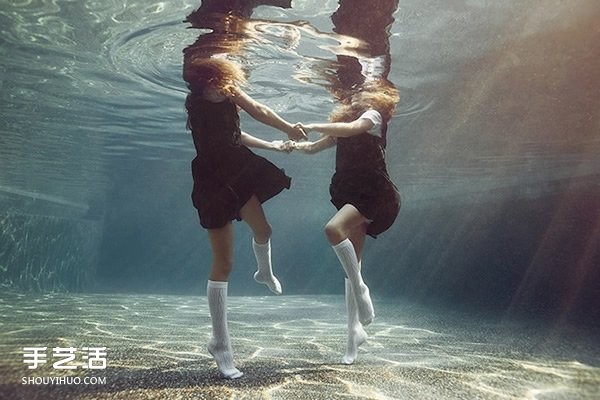 Fun underwater photography for children yields unexpected photographic effects