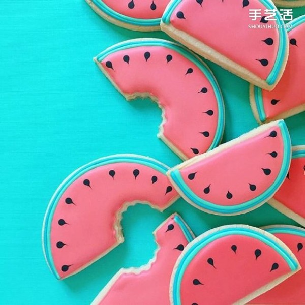 The pictures of cute frosted biscuits are so delicious that you can