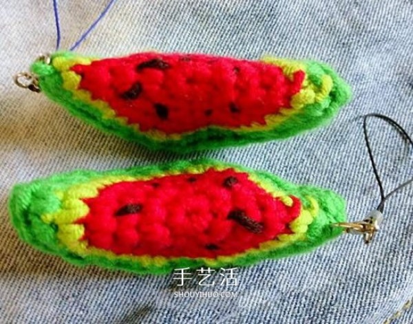 The most fun way to crochet a woolen watermelon for hanging ornaments in summer