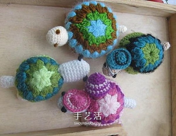 How to crochet a small turtle and how to knit a handmade turtle doll