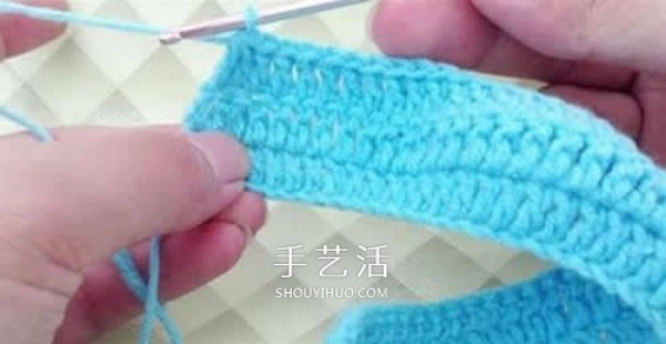 Tutorial on handmade crochet warm socks to protect feet when watching TV in winter