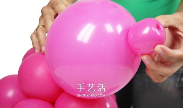 Illustrated balloon styling tutorial: Make a cute little pink pig step by step