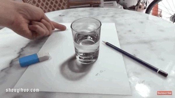 Stefan Pabsts realistic 3D paintings that transcend the limitations of paper