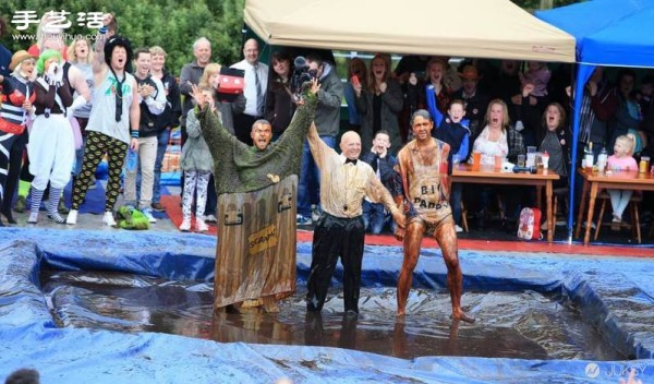 Super Crazy World Mud Wrestling Contest, do you dare to challenge it? 