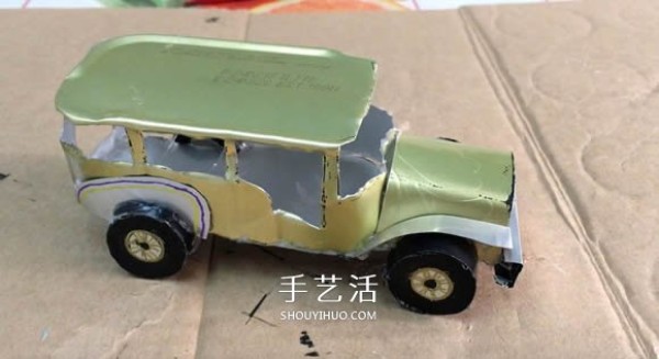 Illustrated tutorial on hand-made jeep model from cans