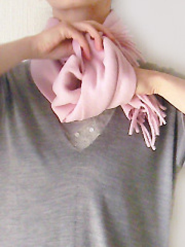 A comprehensive collection of various ways to tie a scarf, and 60 ways to tie a long scarf