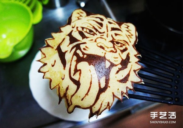 An edible canvas: How to make exquisite hand-painted tiger pancakes