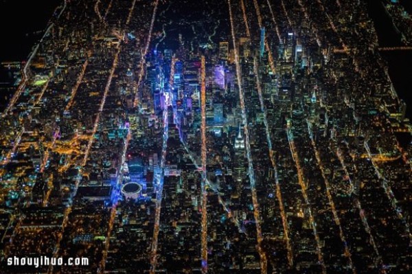 The breathtaking night view of New York captured in "GOTHAM 7.5K"