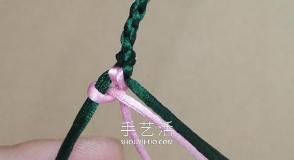 A Peach Blossom Knot Bracelet Illustration Tutorial from A to Z