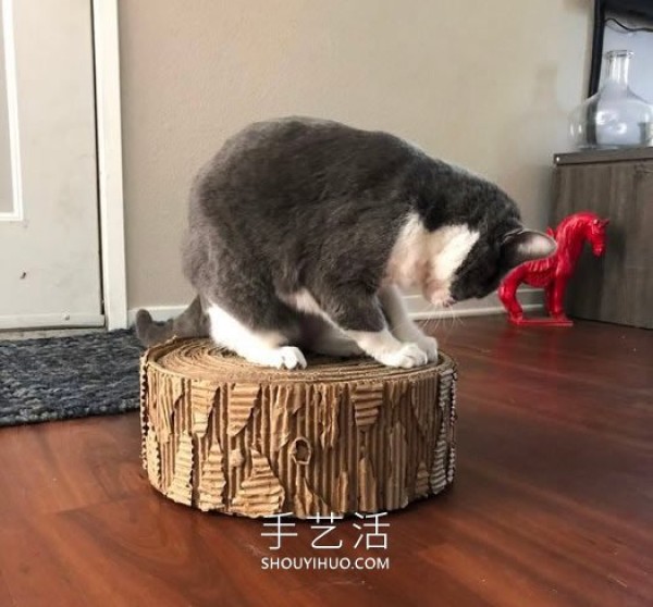 Homemade cat claw sharpener, reusing cardboard boxes doesn