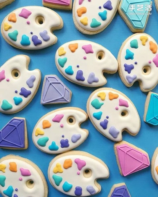 The pictures of cute frosted biscuits are so delicious that you can