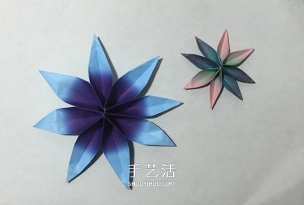 Illustration of the manual origami method of using two pieces of paper to fold a three-dimensional eight-petal flower