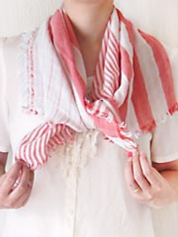 A comprehensive collection of various ways to tie a scarf, and 60 ways to tie a long scarf