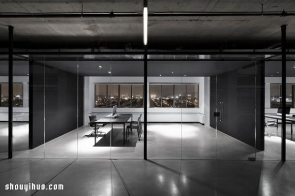 Online retailer SSENSE minimalist office decoration design