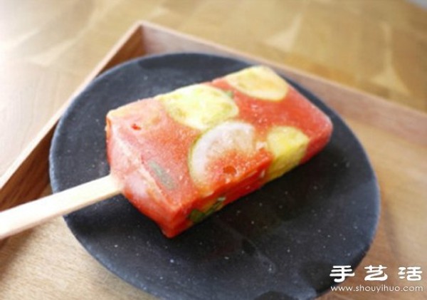 Popsicles made from fresh fruits at the Japanese PALETAS store