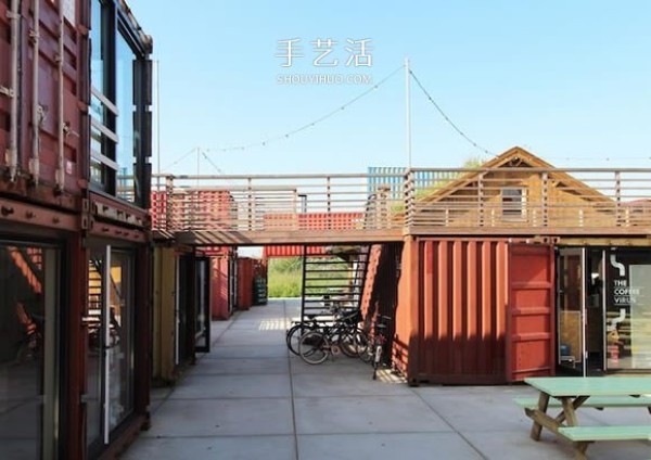 Quick and low-cost! Temporary entrepreneurial space built with containers