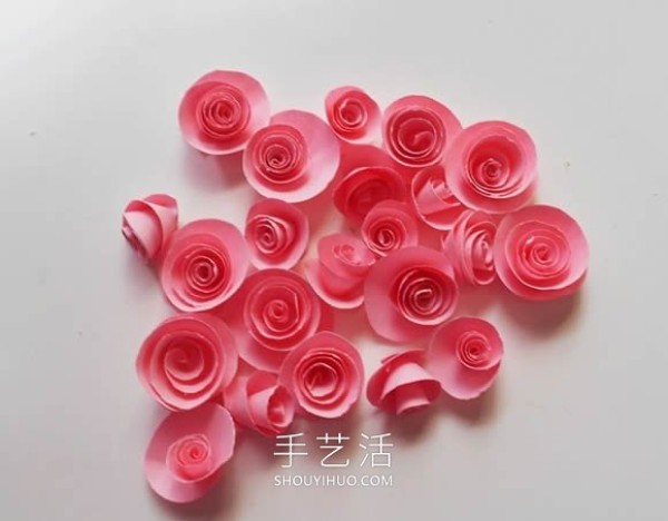 Illustrated tutorial on how to make simple paper rose balls