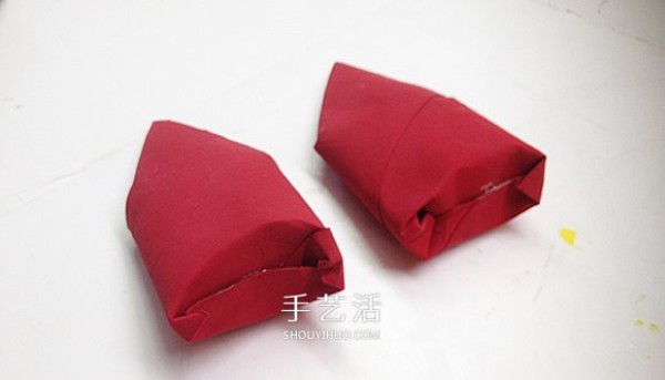 Kindergarten paper tube waste is used to make hand-made bearded red pepper