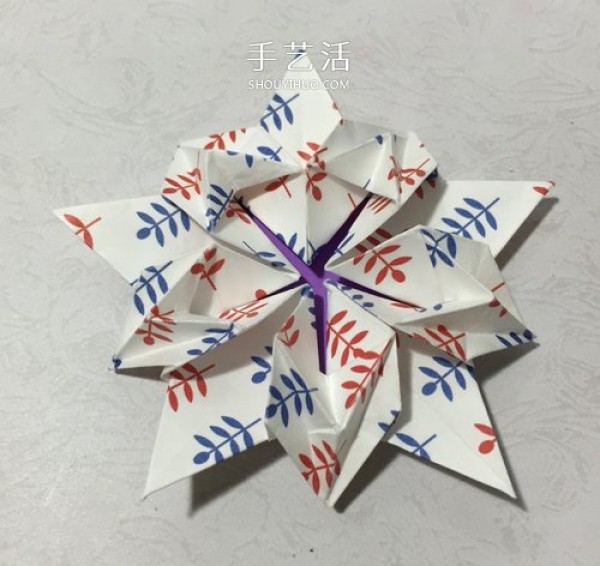 How to fold a beautiful cherry blossom star and illustrate the steps of folding a five-pointed star origami